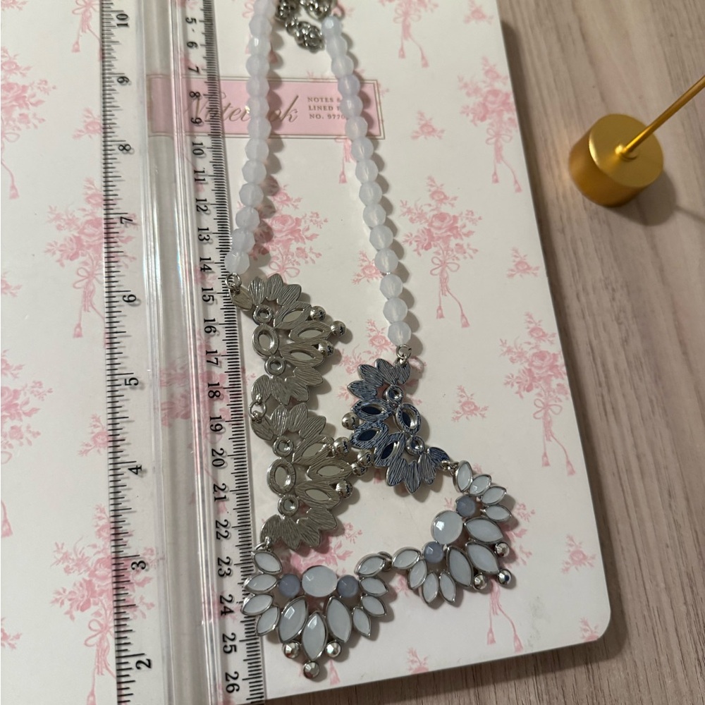 Elegant White and Silver Floral Necklace - Picture 5 of 5